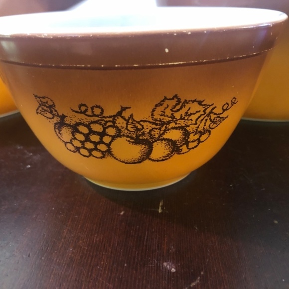 COPY - Vintage Pyrex Old Orchard 4 piece set.Breast Cancer Fundraiser. - Picture 3 of 7